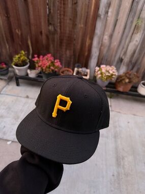 New Era Pittsburgh Black Fitted Hat Size 7